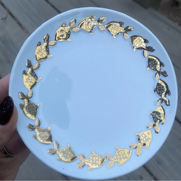 3 X Lilly Pulitzer white and gold 5” appetizer plates - Picture 5 of 7